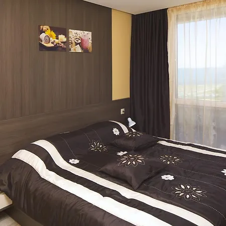 Paradiso 4*
